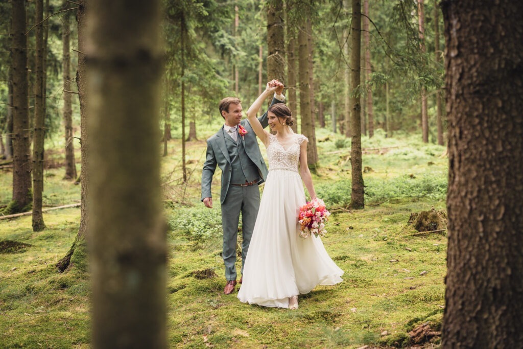 Hochzeitsfotos Hannover – Hochzeitstanz im Wald